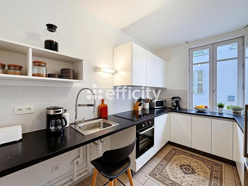 Appartement ancien - 95 m² - 5 pièces