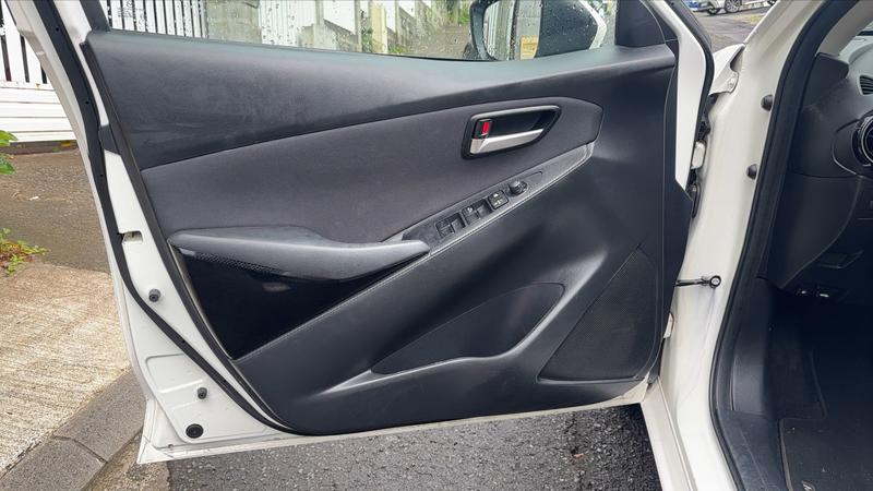 Mazda 2 III 1.5 Skyactive-G 90 Bva6 Selection