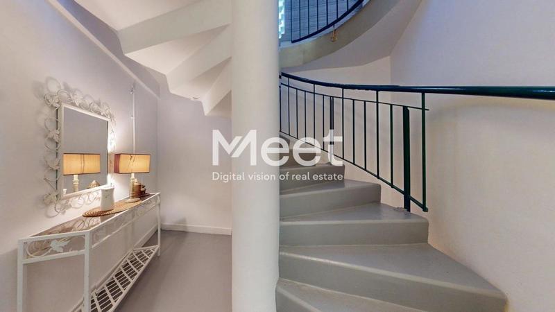 Maison d'architecte - 420 m² - 9 pièces