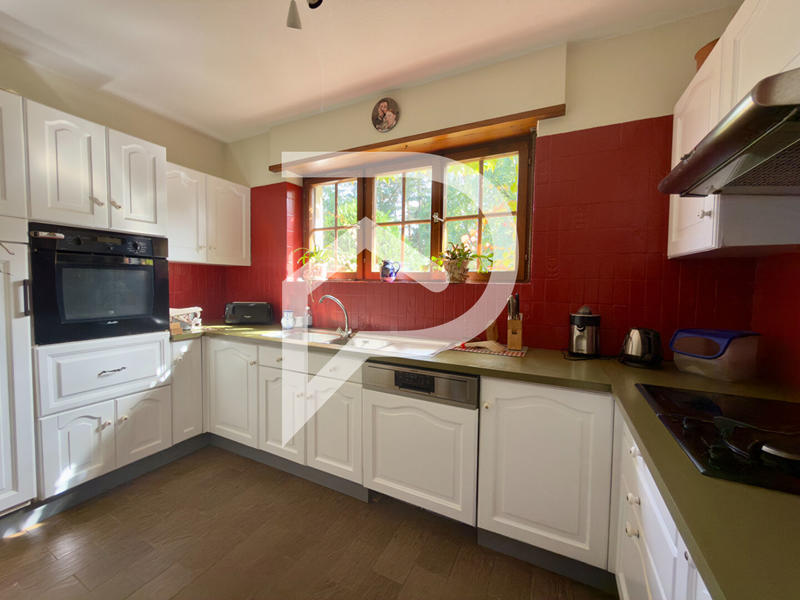 Maison - 201 m² - 7 pièces