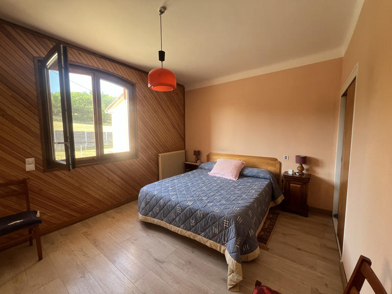 Maison - 276 m² - 9 pièces