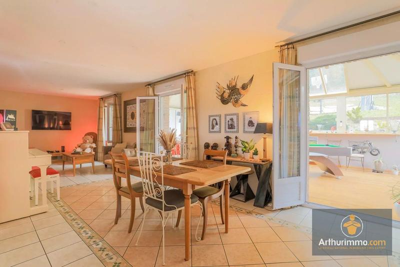 Maison - 180 m² - 6 pièces