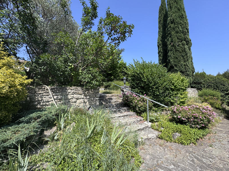 Maison - 311 m² - 9 pièces