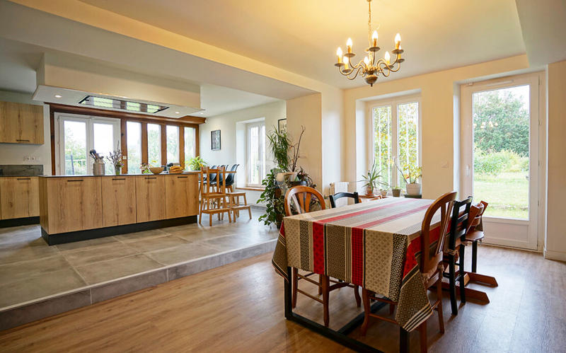 Maison - 216 m² - 7 pièces