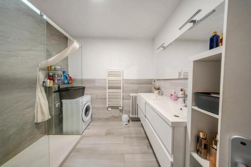 Studio - 117 m² - 4 pièces