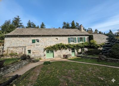 Maison - 238 m² - 12 pièces