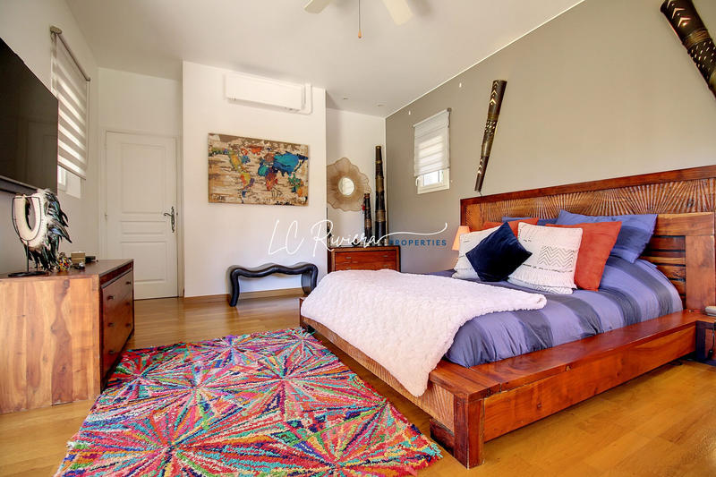 Villa - 300 m² - 8 pièces