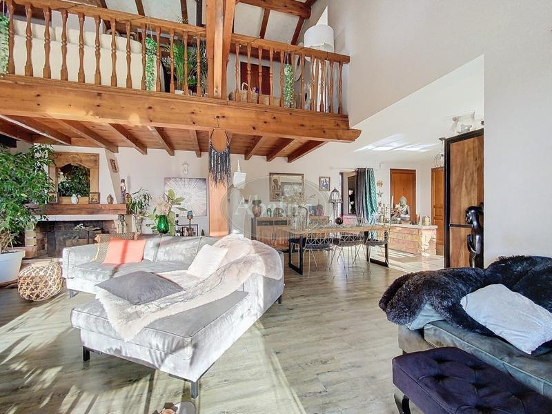 Maison - 180 m² - 6 pièces