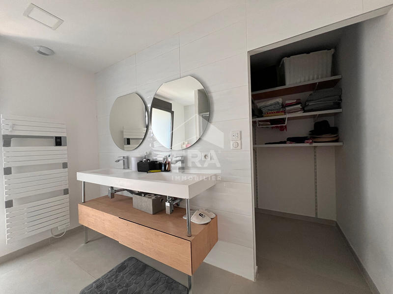 Villa - 220 m² - 7 pièces