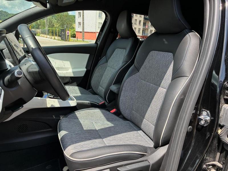 Renault Clio V 1.6 E-Tech Hybrid First