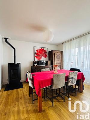 Maison - 99 m² - 6 pièces