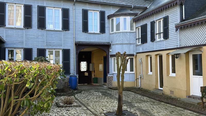 Maison - 185 m² - 8 pièces