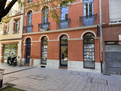 Local commercial - 93 m² - 4 pièces