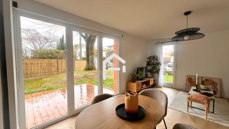 Appartement - 93 m² - 5 pièces