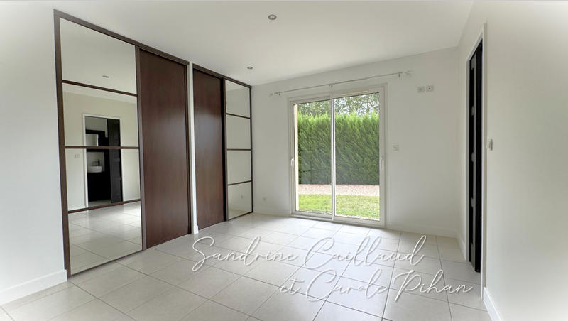 Maison - 243 m² - 10 pièces