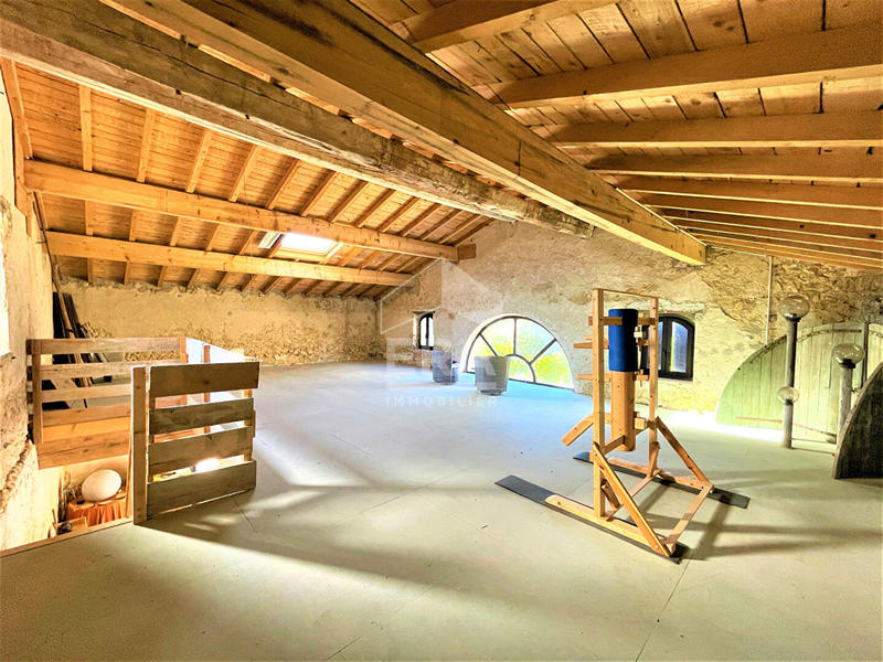 Maison - 326 m² - 7 pièces