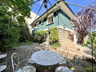 Maison - 111 m² - 6 pièces