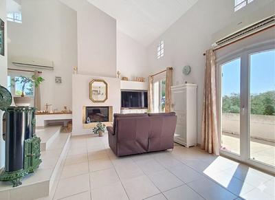 Villa - 215 m² - 12 pièces