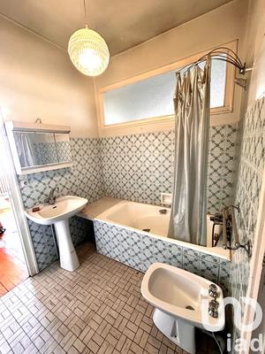 Maison - 227 m² - 9 pièces