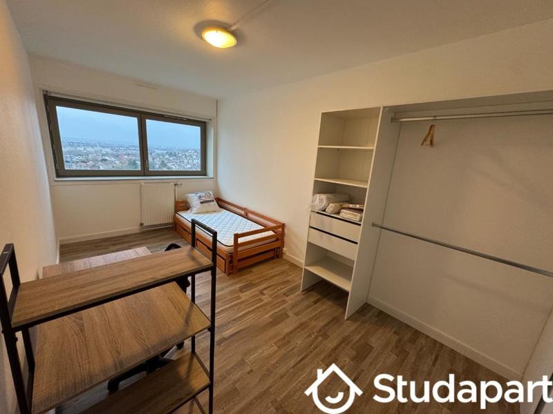 Chambre - 11 m² - 1 pièce