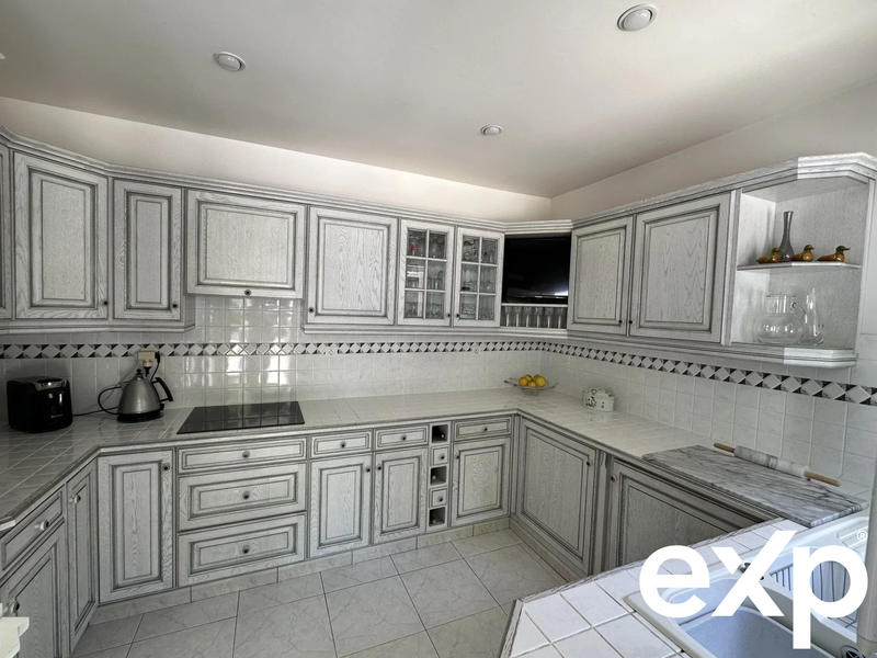 Maison - 200 m² - 7 pièces