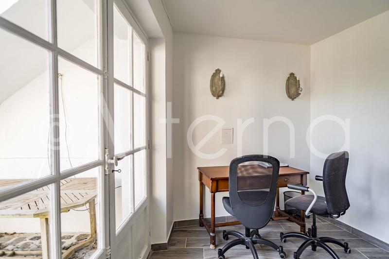 Maison - 350 m² - 12 pièces