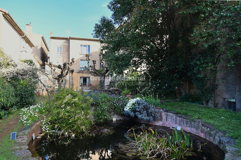 Maison - 320 m² - 13 pièces