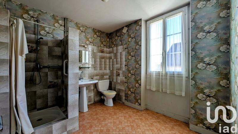 Maison - 230 m² - 8 pièces