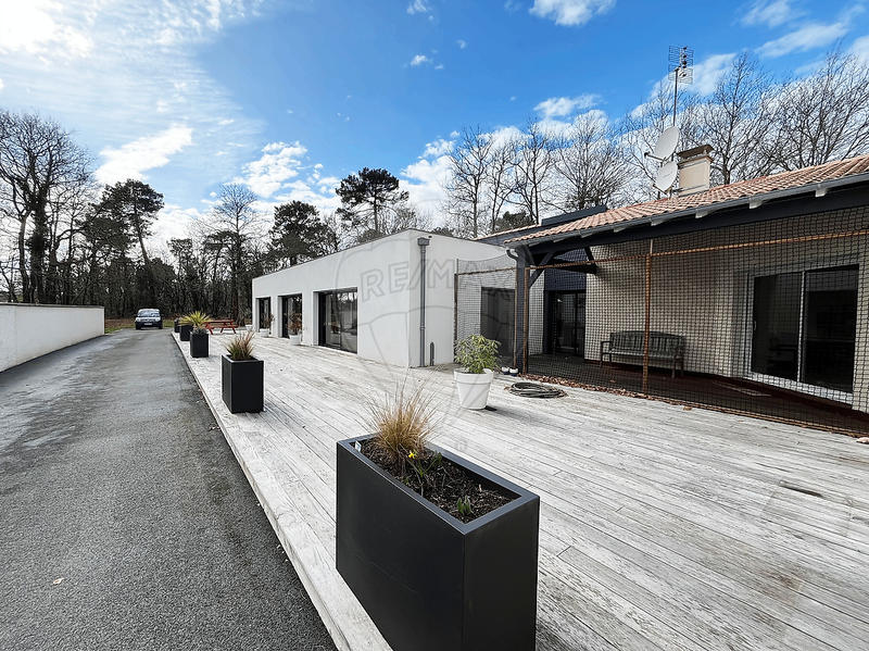 Propriété - 155 m² - 5 pièces