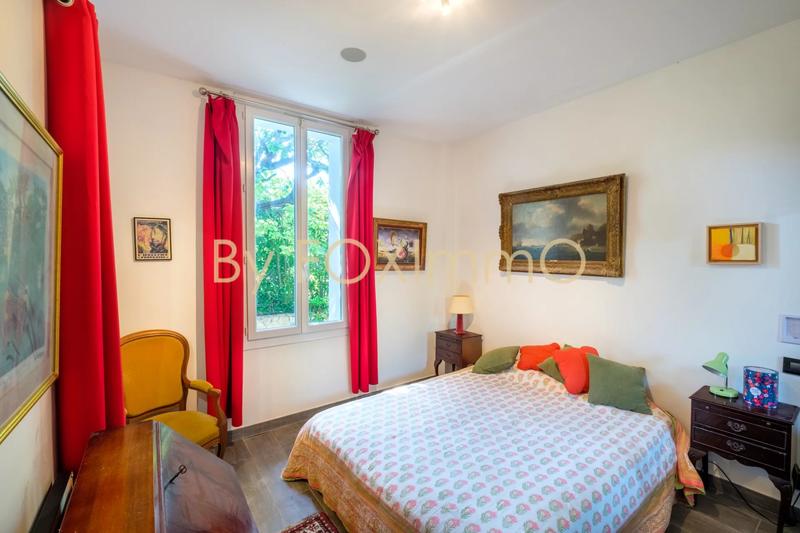 Maison - 230 m² - 8 pièces