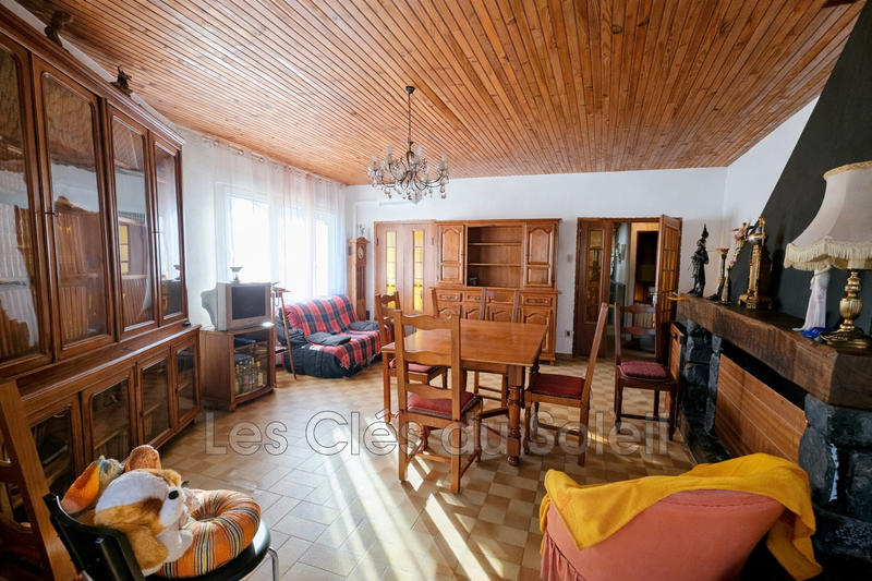 Maison - 202 m² - 9 pièces