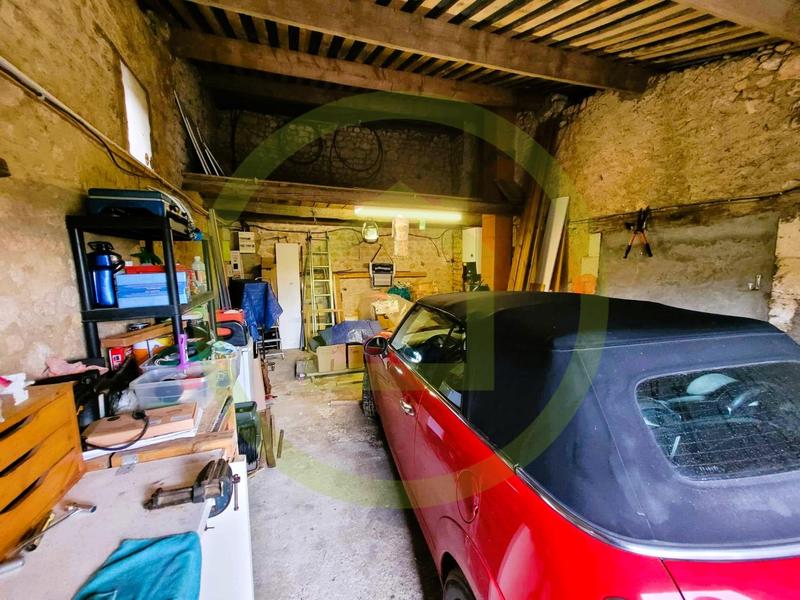 Maison - 236 m² - 7 pièces