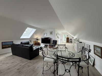 Maison - 200 m² - 6 pièces