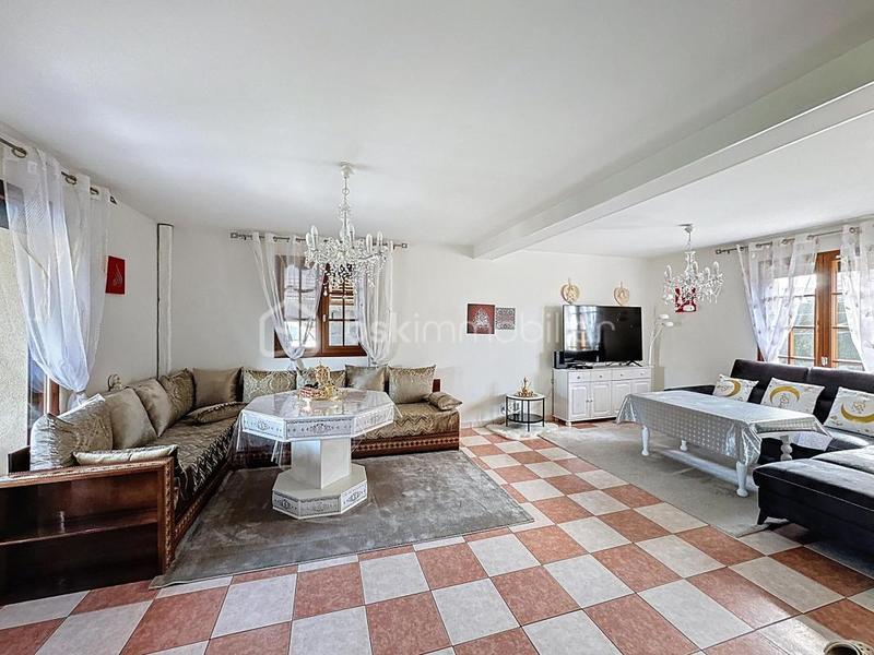 Maison - 107 m² - 6 pièces