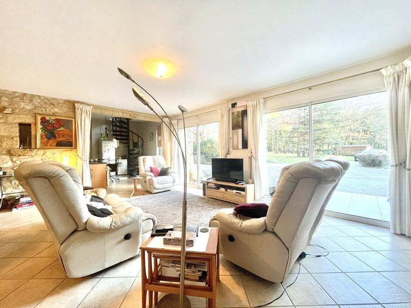 Villa - 166 m² - 9 pièces