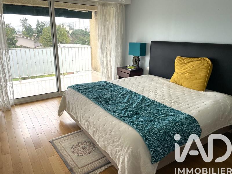 Appartement - 168 m² - 6 pièces