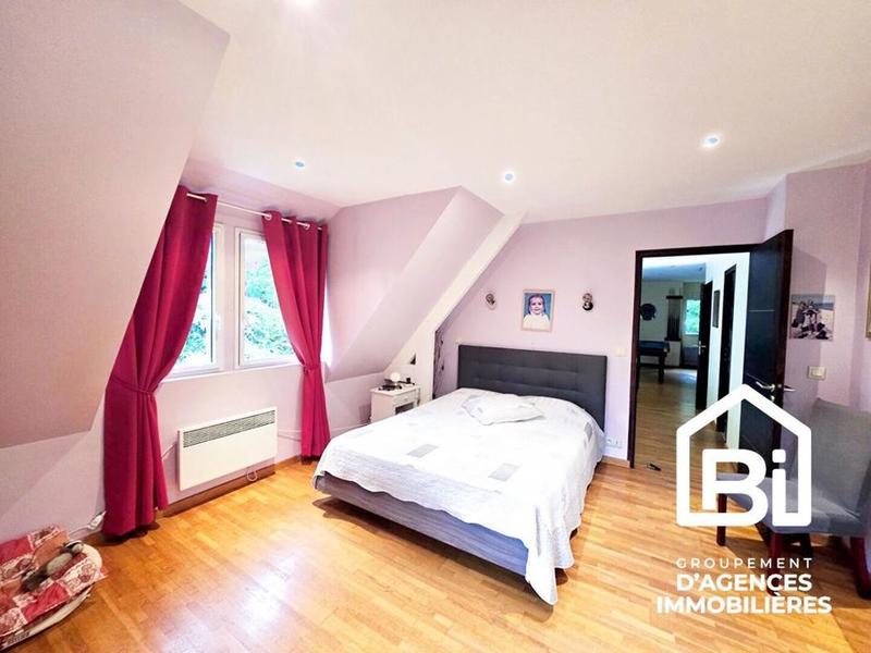 Maison - 187 m² - 6 pièces