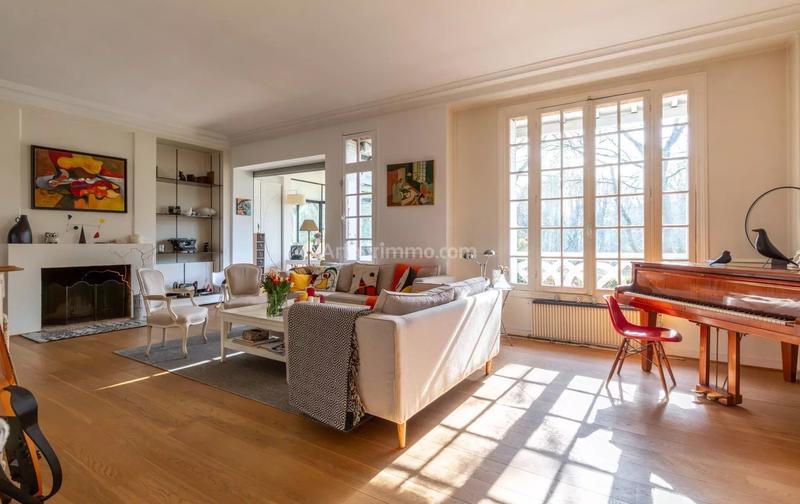 Maison - 954 m² - 10 pièces