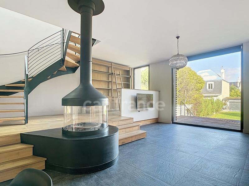 Maison - 181 m² - 8 pièces