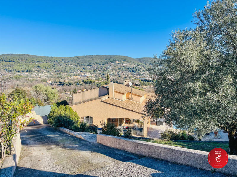 Villa - 144 m² - 5 pièces