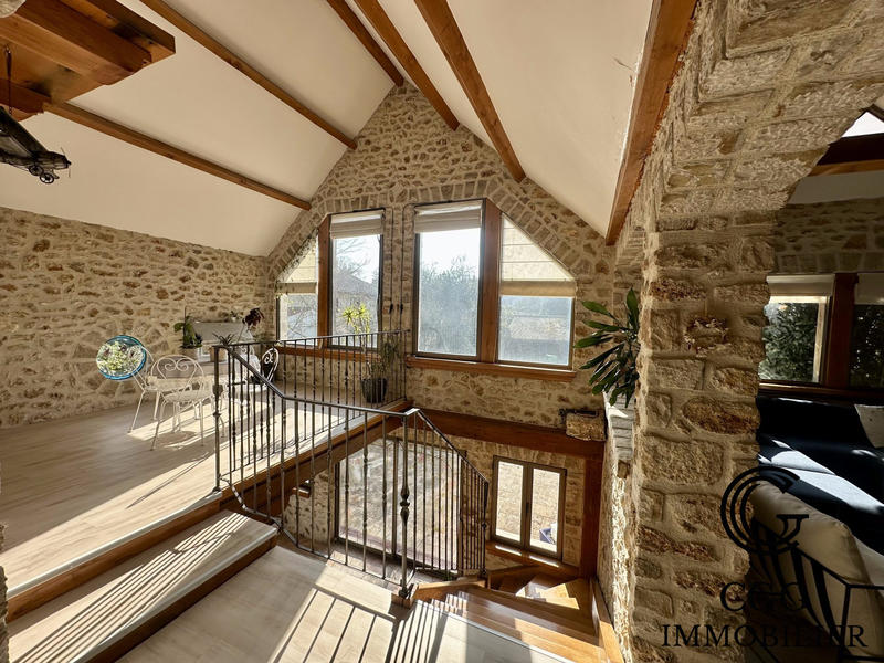 Maison - 223 m² - 6 pièces