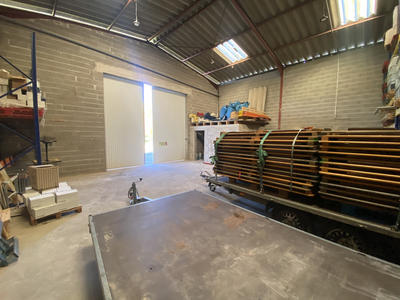 Entrepôt - 320 m²
