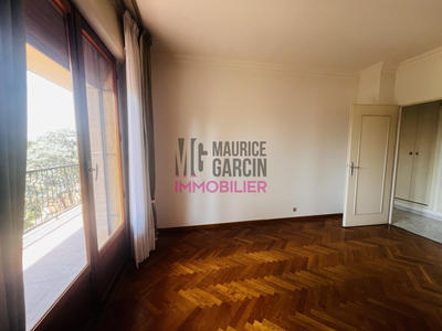 Appartement - 86 m² - 4 pièces