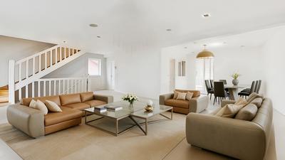 Maison - 210 m² - 7 pièces