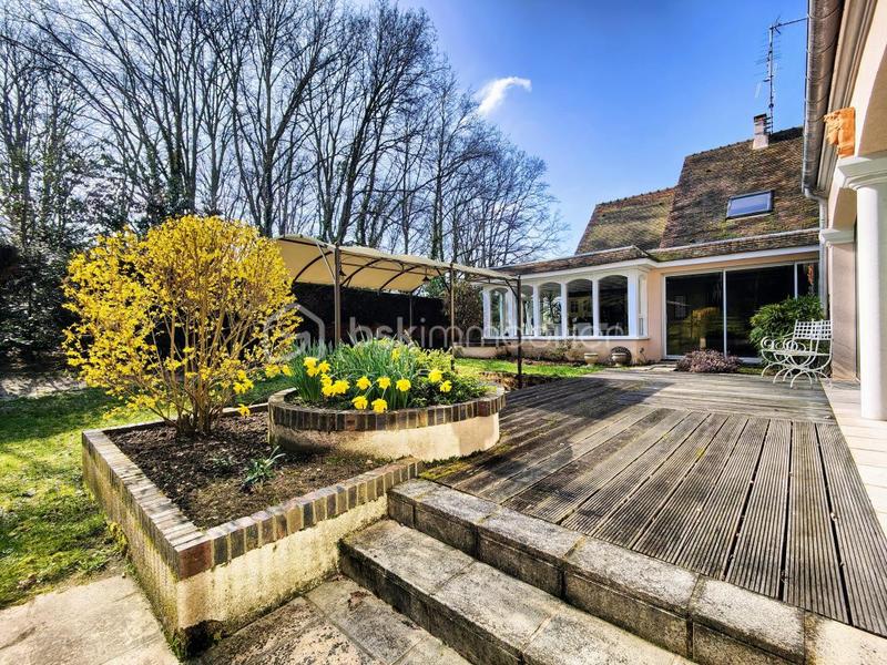 Maison - 390 m² - 15 pièces