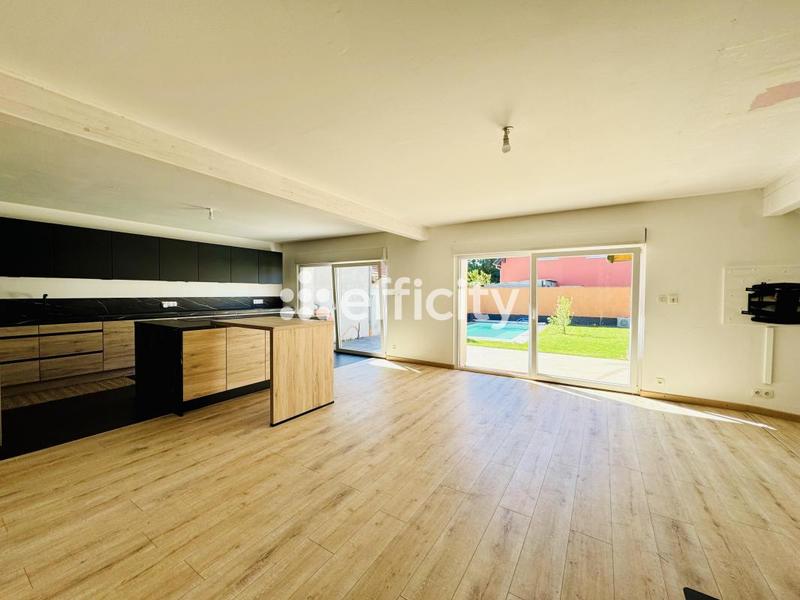 Maison - 248 m² - 7 pièces