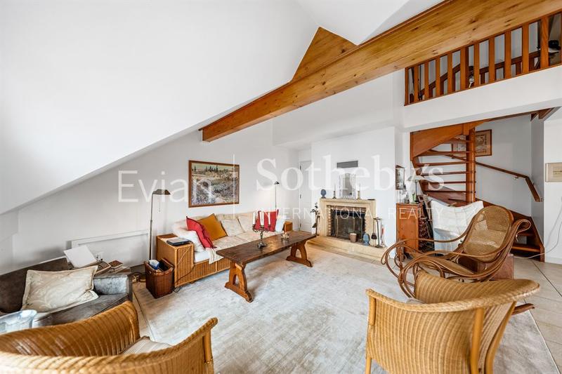 Appartement - 111 m² - 4 pièces