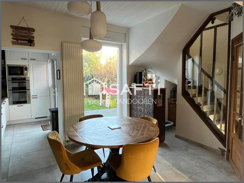 Maison - 98 m² - 5 pièces
