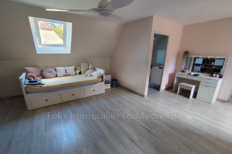 Maison - 190 m² - 9 pièces