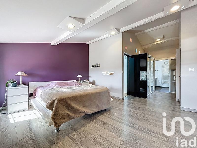 Maison - 660 m² - 16 pièces